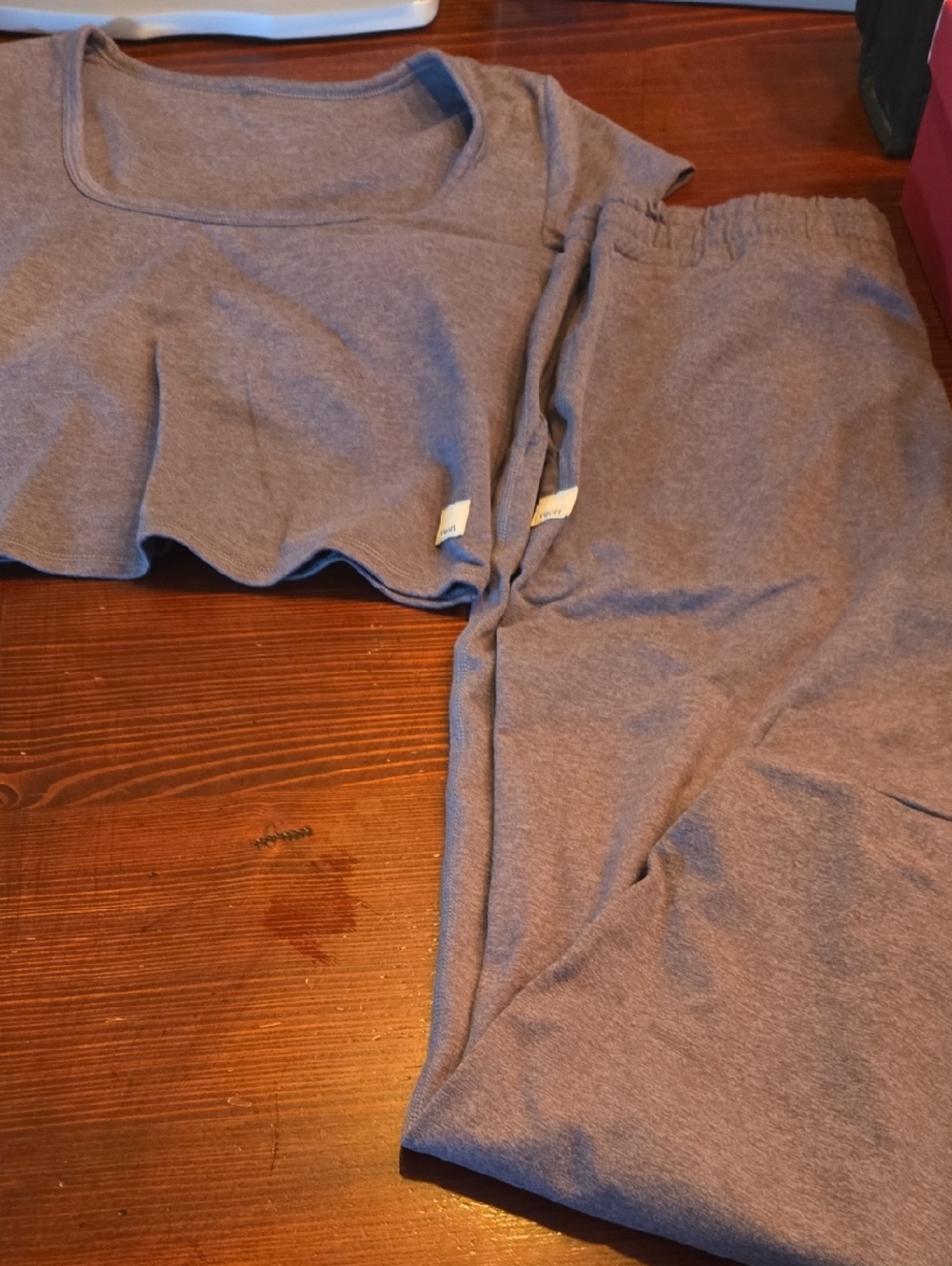 Vuori Halo Crop & Jogger Set !